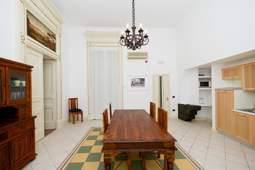 Residenza Santa Chiara Apartment Naples Luaran gambar