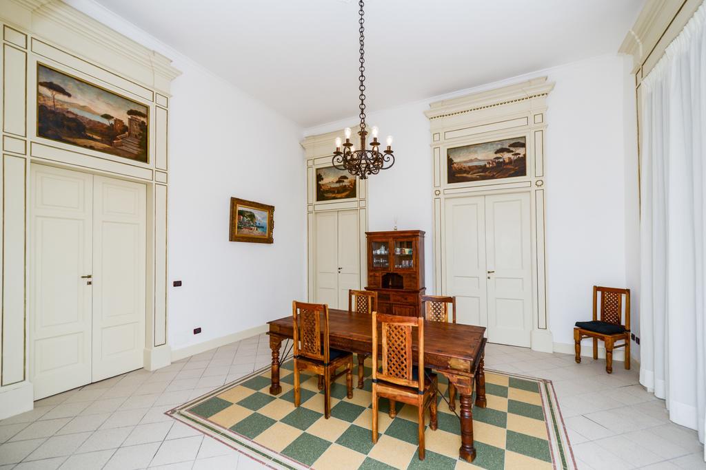 Residenza Santa Chiara Apartment Naples Luaran gambar